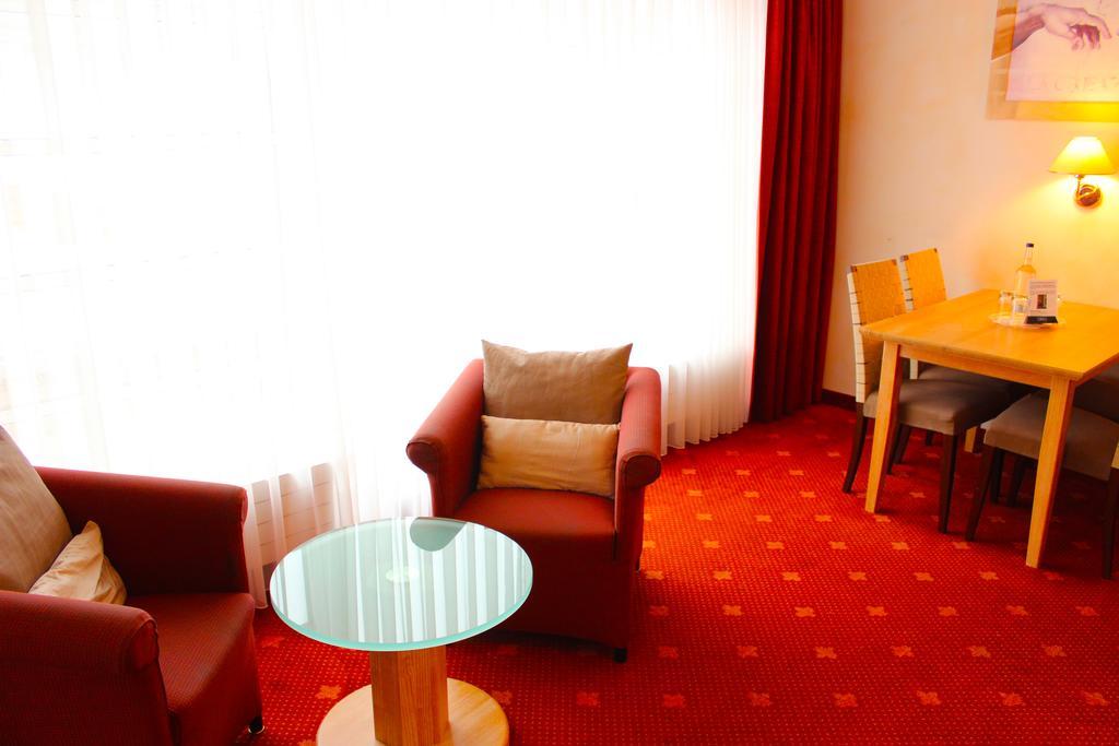 Hotel Villa Gropius ทิมเมนดอร์เฟอร์ ชตรันด์ ภายนอก รูปภาพ