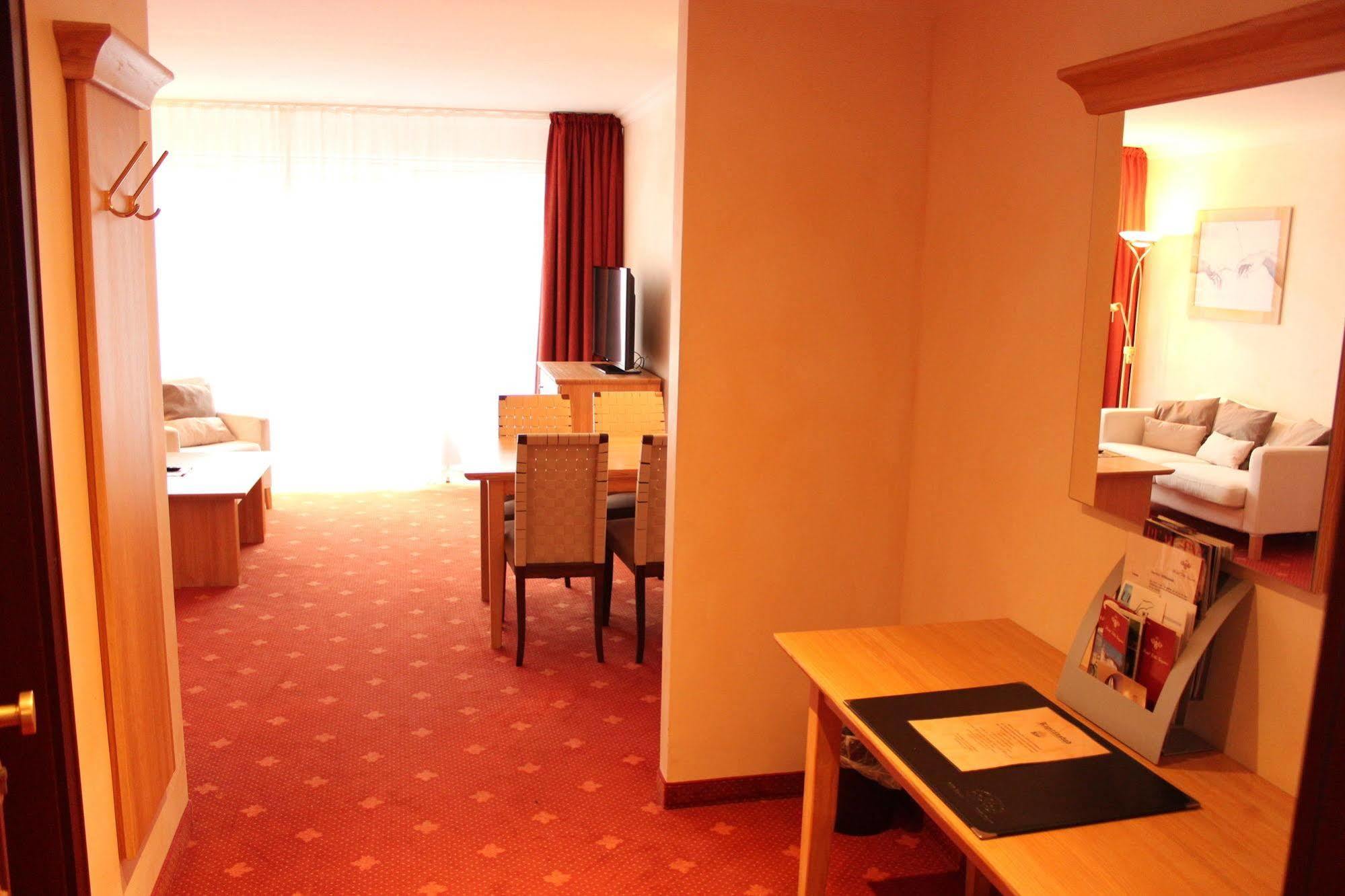 Hotel Villa Gropius ทิมเมนดอร์เฟอร์ ชตรันด์ ภายนอก รูปภาพ
