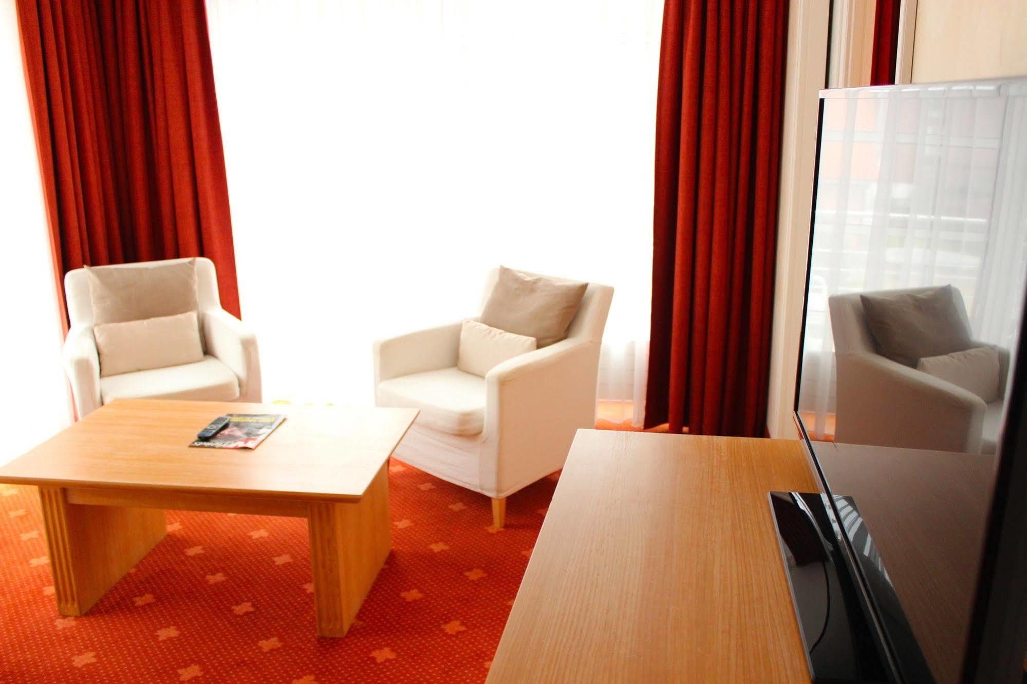 Hotel Villa Gropius ทิมเมนดอร์เฟอร์ ชตรันด์ ภายนอก รูปภาพ