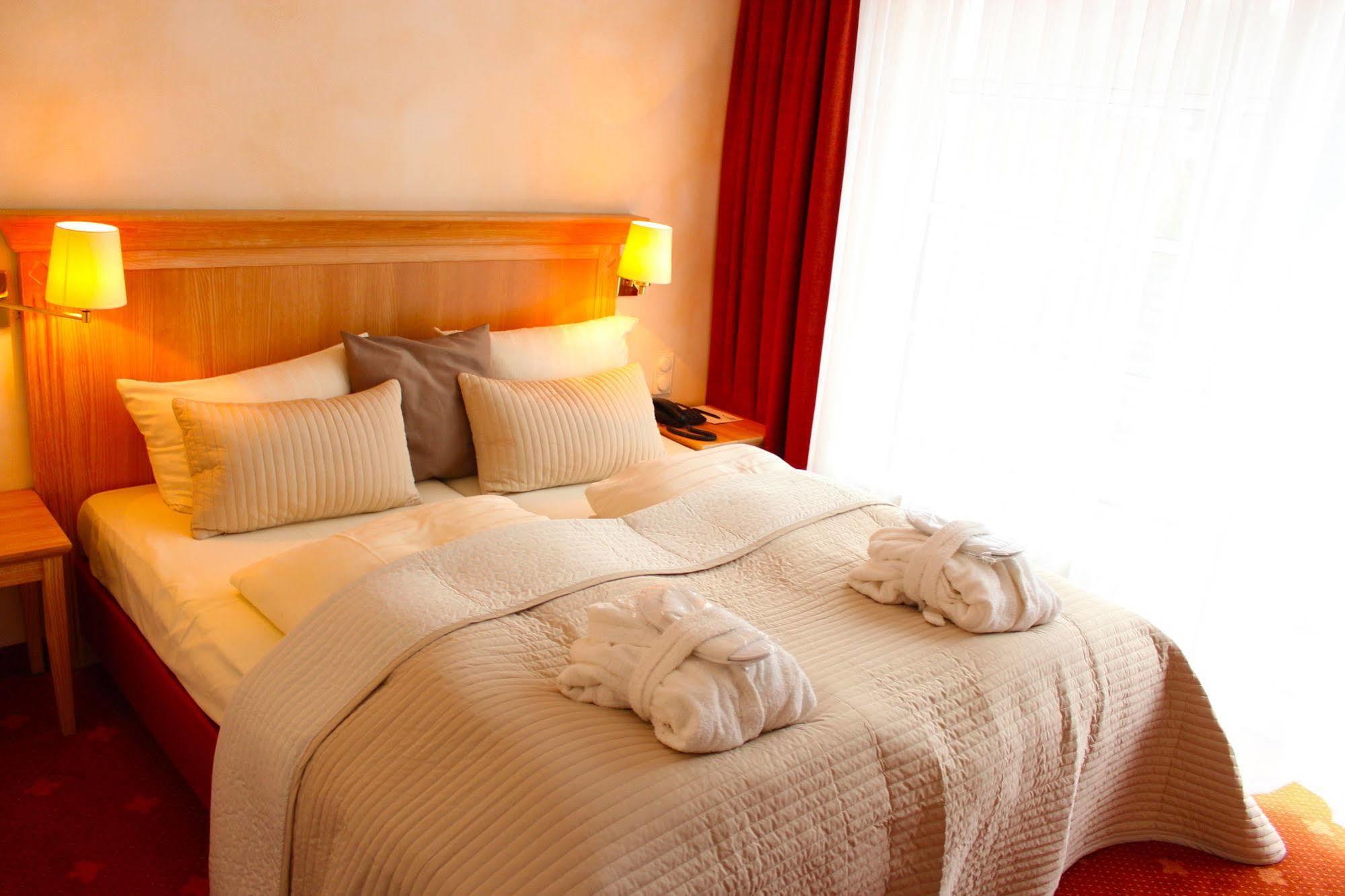 Hotel Villa Gropius ทิมเมนดอร์เฟอร์ ชตรันด์ ภายนอก รูปภาพ