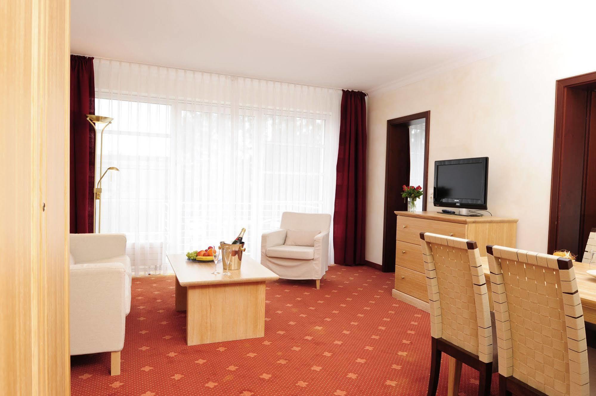 Hotel Villa Gropius ทิมเมนดอร์เฟอร์ ชตรันด์ ภายนอก รูปภาพ